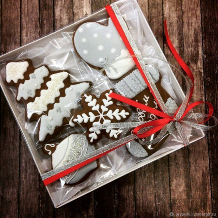 Коробка с прозрачной крышкой 20•20•4 см Белая (станд, крышка+дно) упак. 5-25 шт